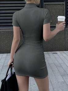 Vestido mini ajustado de manga corta con cuello alto de unicolor minimalista para uso casual y de oficina, para verano - Gris - Ver 2