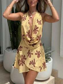 Nuevo vestido mini de verano con escote halter, espalda descubierta, cuello de pico profundo en V, asimétrico y volantes en el bajo, en color liso - Multicolor - Ver 7