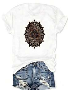 Camiseta de cuello redondo con estampado gráfico floral de mandala Maycaur, camiseta casual de manga cortarrimavera y verano, ropa de talla grande para mujer - Blanco - Ver 2