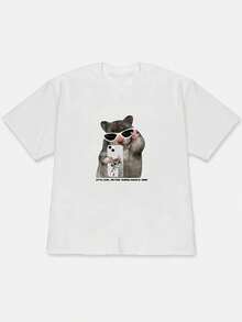 Short-Sleeved T-Shirt With Dropped Shoulders, Featuring An Illustration Of A Hamster Wearing Retro Sunglasses (Holding A Phone, With A Cat-Shaped Phone Case Wearing Sunglasses) And The Text "STYLISH, RETRO Glasses HAM". A , Cool, And Quirky White Short-Sleeved T-Shirt. Comfortable And Soft Against The Skin. Suitable For Everyday Wear For Lovers Of , Cool, And Quirky Styles. Made From A Lightweight And Soft Fabric. - 白色 - 查看 11