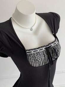 Blusa de verano elegante con volantes en el bajo, estampado de flores diminutas y parches - Blanco y Negro - Ver 7