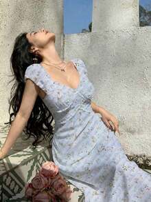 Vestido largo de verano con cuello en V, estampado floral y cintura ceñida - Celeste - Ver 1