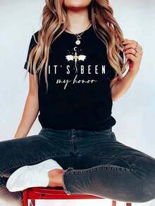 PremiumCamiseta con estampado gráfico "Comfort Color Fourth Wing", manga corta, cuello redondo, estilo casual para verano y primavera, camiseta para mujer.Nueva llegada - Negro - Ver 1