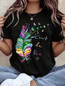Camiseta de Cuello Redondo para Mujer con Estampado de Plumas Coloridas y "C'est La Vie", Manga Corta, Estilo Casual de Verano - Negro - Ver 1