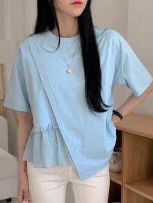 Camiseta casual de mujer para el verano con cuello redondo, manga corta, ajuste holgado y dobladillo con volantes y un solo unicolor - Azul - Ver 3