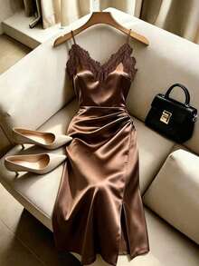 Vestido de verano de mujer de longitud media con cuello en V sin mangas, efecto decorativo con volantes en el cuello, cintura en línea A, bajo asimétrico con abertura, tela de punto jersey, diseño ajustado y sexy para uso diario - Marrón - Ver 1