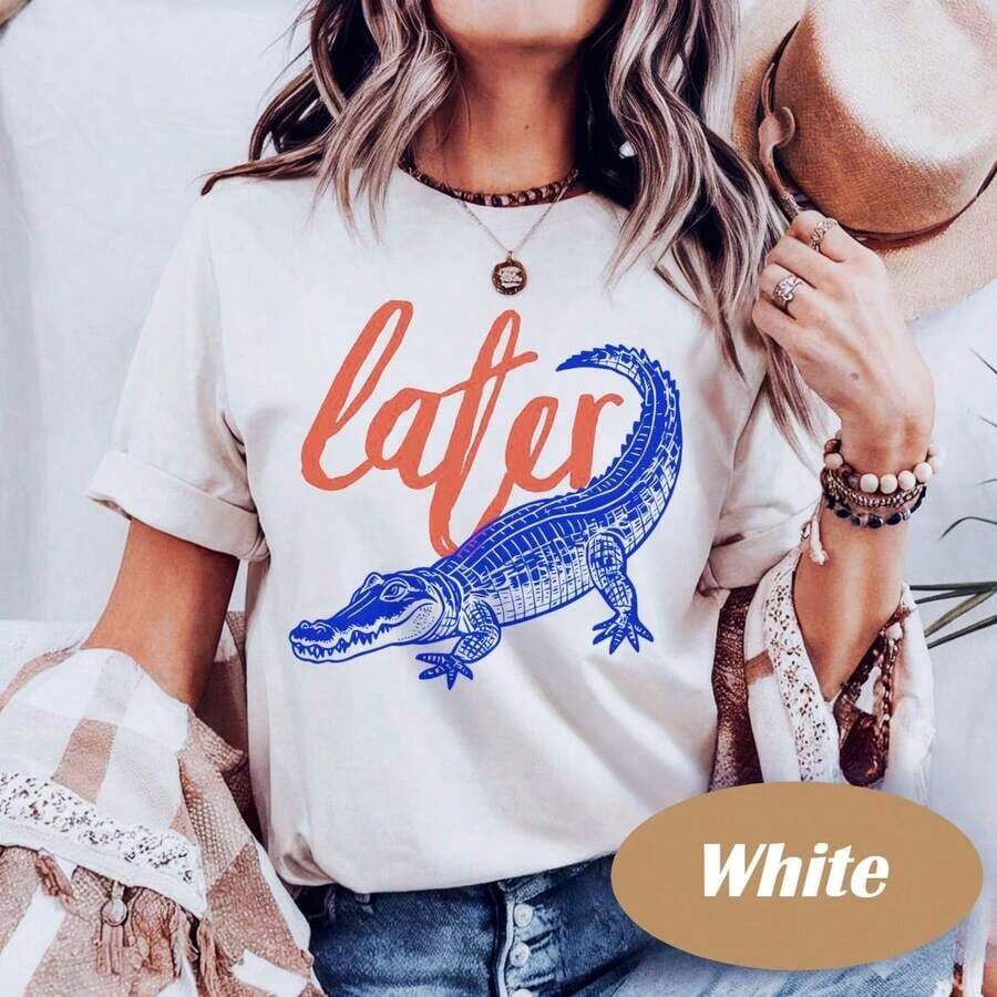 Camiseta Later Gator, Camiseta Retro de Cocodrilo, Camisetas Estéticas, Camiseta de Inspiración Vintage, Regalo Divertido con Meme Retro, Camiseta Y2k para Mujer y Adolescente, Top con Estampado Vintage, Camiseta Gráfica Divertida y Linda con Letras, Cuello Redondo, Camiseta de Verano Pop Cool de Manga Corta, Camiseta con Estampado de Animales, Frutas y Mascotas, Camiseta Gráfica para Mujer, Moda 2025, Regalos, Ropa de Mujer, Estampado de Dibujos Animados y Letras, Material de Algodón Cómodo, Agradable para la Piel, Suave y Fresca, Camiseta Holgada, Casual y Versátil para Mujer, Primavera Verano - Negro - Ver 1