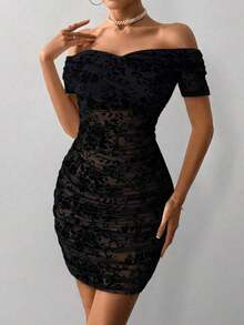 Vestido ajustado para mujer con hombros abiertos, manga corta y adornos con cuentas - Negro 2 - Ver 4