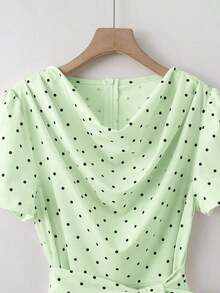 Vestido corto de manga corta de estilo minimalista y romántico para uso diario y casual, con cuello con volantes, lazo en la cintura y estampado de lunares al estilo francés, para primavera/verano - Verde - Ver 3