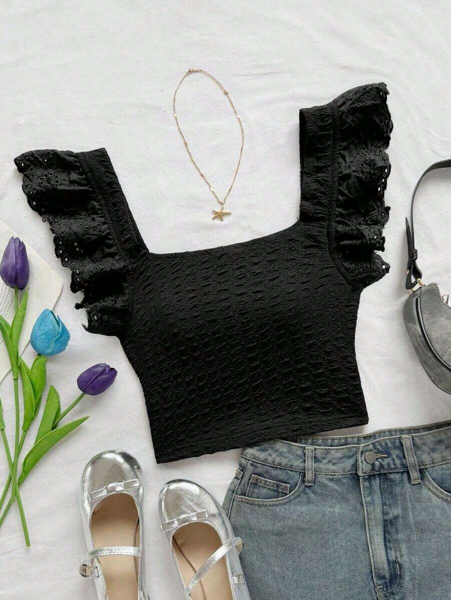 Elegante top corto de mujer de punto con plisados, adornos de encaje floral y diseño ideal para vacaciones - Negro - Ver 1