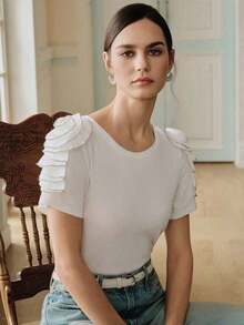 Blusa elegante de manga corta con cuello redondo y adorno floral 3D para mujer, nueva llegada del verano 2026 - Blanco - Ver 6