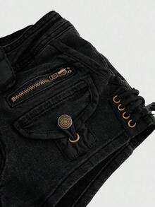 ROMWE Grunge Punk Shorts vaqueros de tiro súper bajo con parches, estilo Harajuku Gyaru Gal Y2K, de cintura súper baja y peludo - Negro - Ver 4