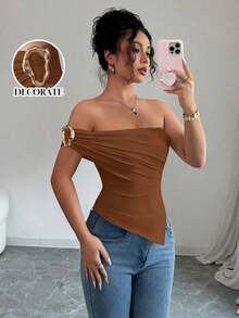 Blusa de verano para mujer con hombros decorados con botones y bajo asimétrico elegante - Marrón - Ver 1