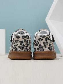 1 đôi giày thể thao casual in họa tiết da báo mới, đế mềm chống trơn trượt, giày thể thao unisex cho trẻ em, đa năng. - Nhiều màu - Xem 7