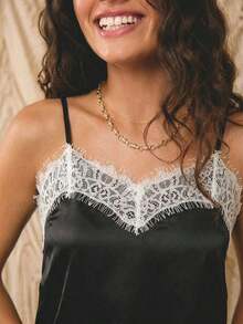 -E Elegante conjunto de vacaciones para mujer con top de tirantes finos, ajuste ceñido, de satén beige con ribete de encaje - Negro 2 - Ver 6