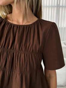 Camisa casual de mujer de unicolor, cuello redondo, manga corta y plisada - Marrón Chocolate - Ver 6