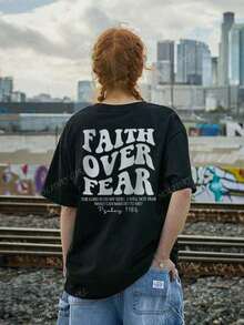 Casual Short-Sleeved T-Shirt With "Faith Over Fear" Text Print, New Spring/Summer Style For Women. Vacation Style, Everyday Basic. Women's Vacation Graphic Tees, White Top, Men's T-Shirt, Women's Sweatshirts, Y2k T-Shirt Shirt - 黑色 - 查看 2