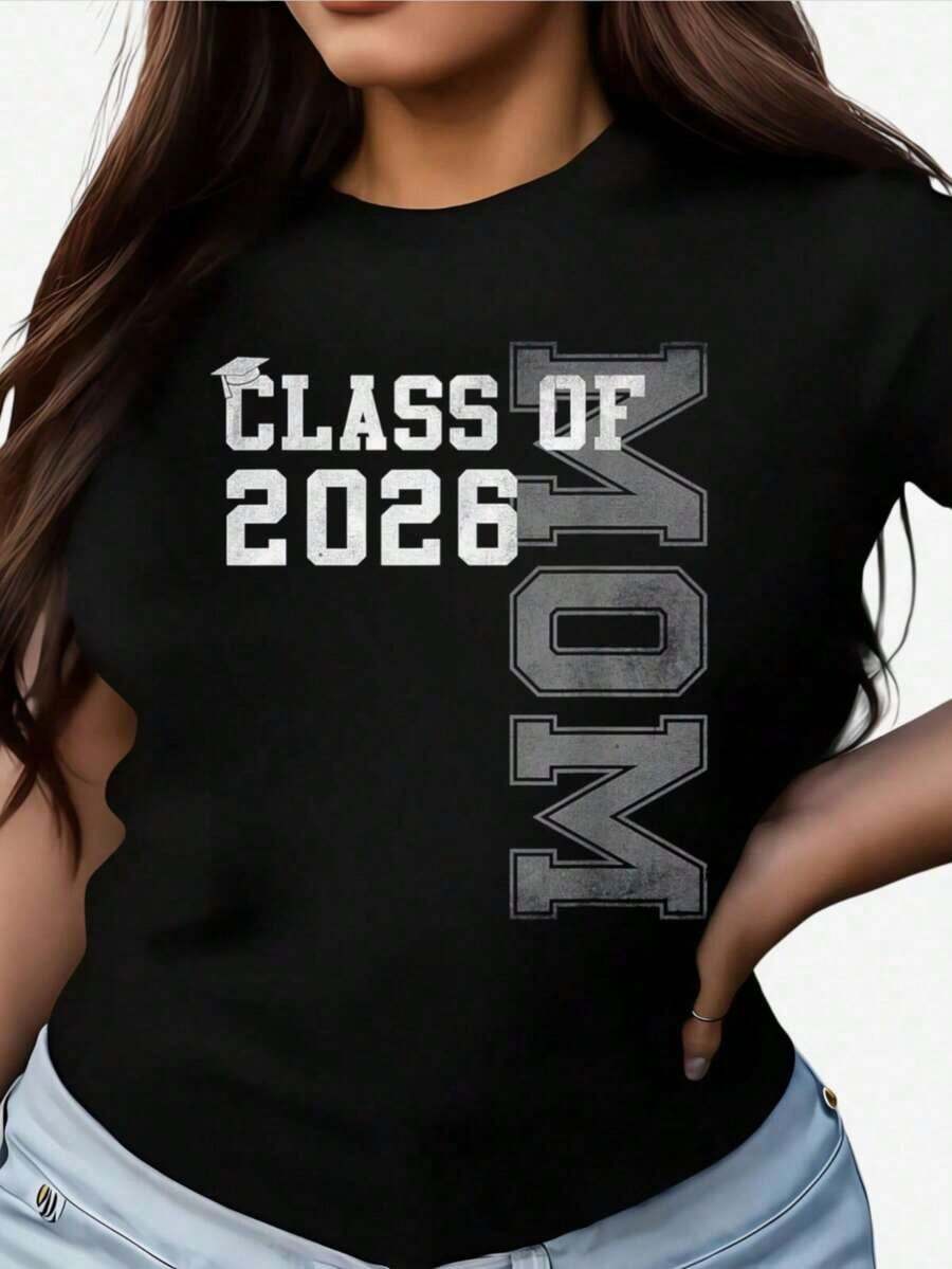 Cute Unisex Premium Casual T-Shirts, Women's Graduation T-Shirt Class Of 2026, Proud Mom Of Graduate, Soft And Pure, Oversized Crew Neck, Short Sleeve (Sizes S-XXXL), Graduation Party Outfit, Senior Year Celebration Gift, Comfortable Casual Fit For Moms, Graduation App - 黑色 - 查看 1