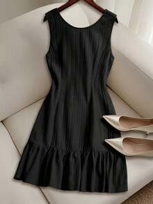 Vestido casual mini de mujer con tirantes de amarre, espalda descubierta, sin mangas, corte evasé y dobladillo con volantes - Negro - Ver 7