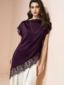 Blusa de mujer , de tela de piqué con lunares en blanco y negro, con empalme de encaje de unicolor y bajo asimétrico, elegante para citas y atuendos de verano - Morado - Ver 3