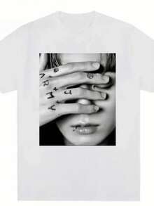 Playera Unisex Blanca de Jungkook , Diseño de Foto Artística con Manos, Estilo Urbano K-Pop, Tallas S-3XL, Moda para Seguidores - Blanco - Ver 1