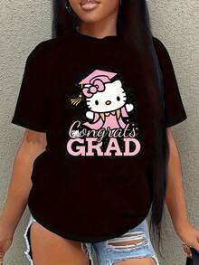 Camiseta negra de manga corta para mujer, estilo casual de verano, con diseño de  , un estampado rosa de "Felicitaciones por la Graduación", gorro de graduación y motivos de lazo. Este estilo cómodo y casual es perfecto para el atuendo de graduación de las mujeres. - Negro - Ver 7