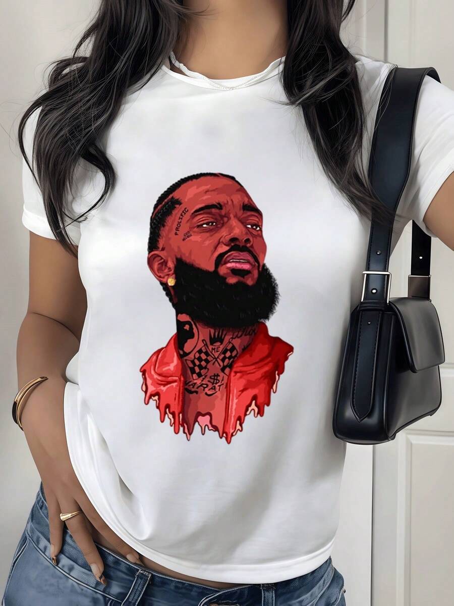 Retrato artístico de figura urbana con chaqueta roja representando fuerza individual creatividad moderna y pasión por la autoexpresión camiseta de mujer casual elegante para uso diario joven - Blanco - Ver 1