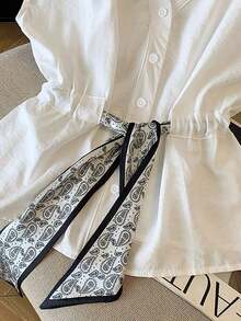 Blusa de lino sin mangas de estilo francés relajado para primavera/verano, cuello en V, botón dorado, cintura ceñida, adorno de pañuelo de estampado de cachemira.Una blusa versátil sin mangas adecuada tanto para el trabajo como para el uso - Blanco - Ver 6