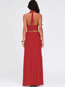 Conjunto de dos piezas: top sin mangas con escote en V y cuello halter de moda y falda larga con volante - Rojo - Ver 3