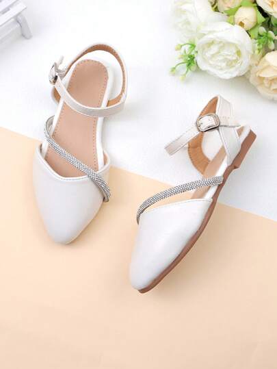 1 Pair Girls' White Crystal Pointed Toe Flat Sandals, Children's Closed Toe Dress Shoes, Elegant Princess Style For Formal Occasions, Suitable For Summer Weddings, Parties, School, And Daily Wear