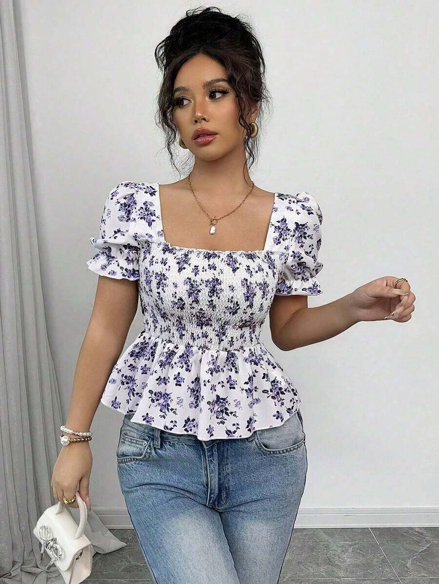 Blusa de mujer con estampado floral diminuto, mangas abullonadas y dobladillo con volantes - Púrpura malva - Ver 1
