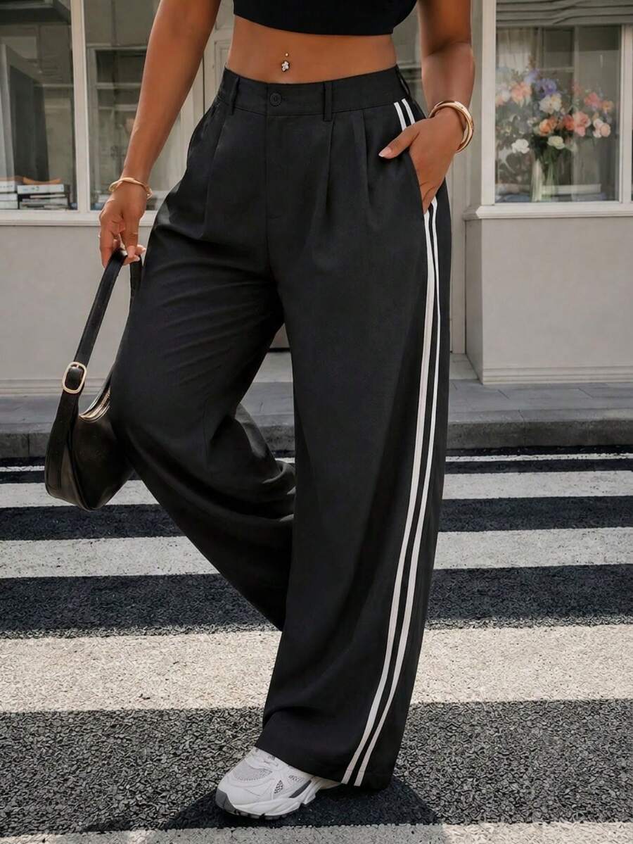 A&DD MODA, REF: AS-1578 (PLUS SIZE) – Women's High-Waisted, Wide-Leg Bell-Bottom Style Pants, Premium Fit, Casual Sweatpants, Lycra And Elastane, Modern Look, Elegant And Sophisticated, For Carnival 2025, Twill Pants, Wide-Leg Pants, Super Wearable, Hot Fashion, Lycra And Elastane Pants, Blogger Style, Elegant And Comfortable Look, Women's High-Waisted Pants With Pockets, High Quality, High-Waisted Dress Pants, Modern And Stylish Women's Pants. - màu đen - Xem 1