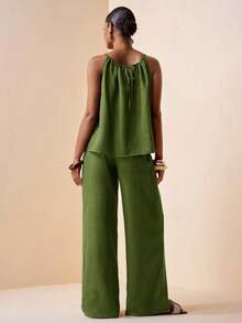 Conjunto de 2 piezas de top holgado con cuello de halter y pliegues + pantalones anchos con pliegues y bolsillos reales, de tela con textura de bambú, color marrón oscuro. Conjunto de primavera/verano, conjunto de fiesta, conjunto para ir al trabajo, conjunto elegante, conjunto casual, conjunto de vacaciones para mujer. - Verde militar - Ver 2