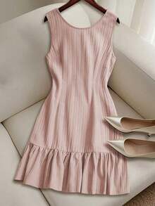 Vestido casual mini de mujer con tirantes de amarre, espalda descubierta, sin mangas, corte evasé y dobladillo con volantes - Rosa 2 - Ver 1