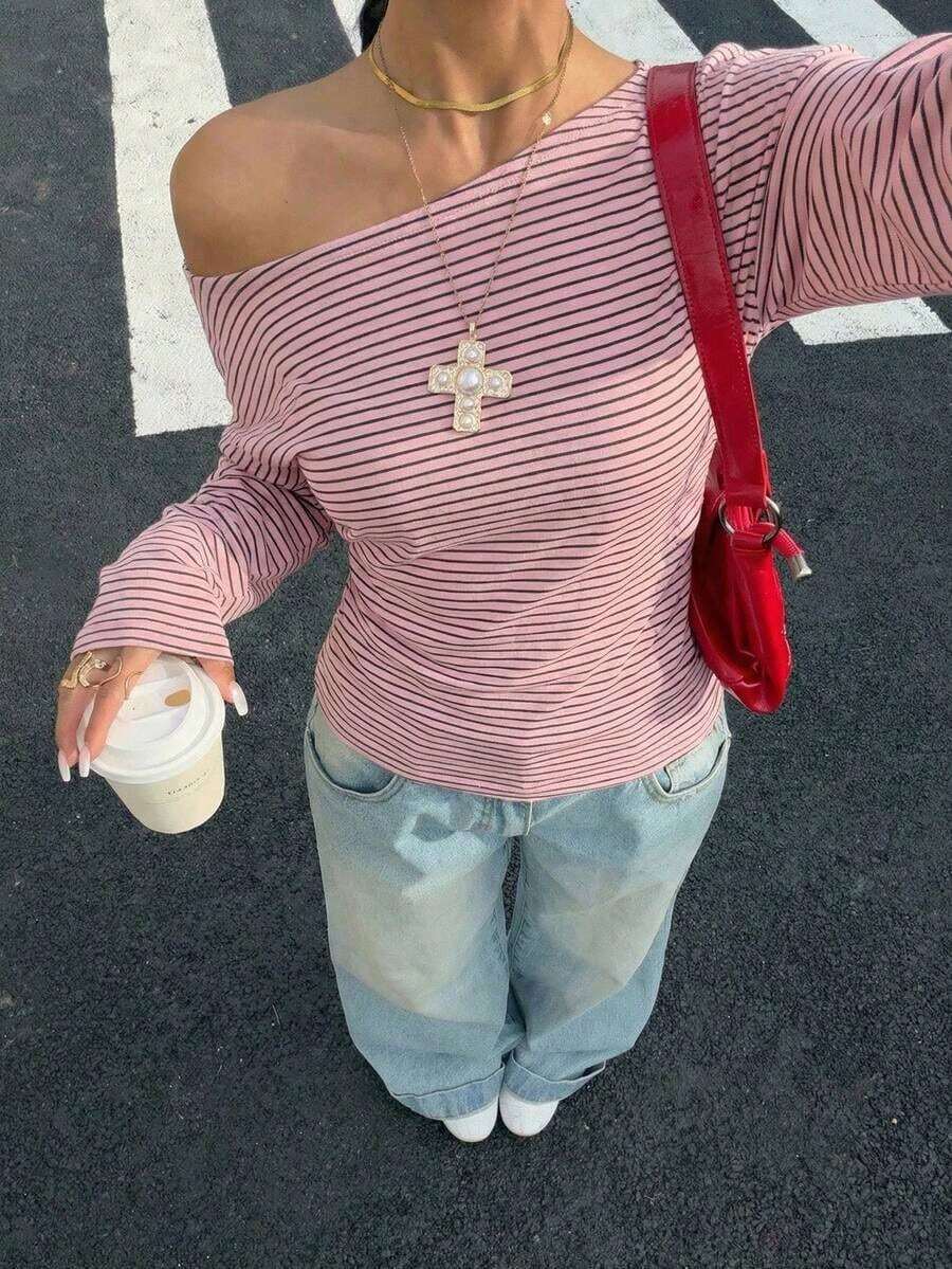 Camiseta ajustada con hombro asimétrico a rayas para mujeres, ideal para vacaciones de verano - Rosa - Ver 1