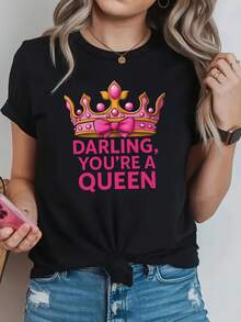 Blusas para mujer - Camiseta "DARLING YOU'RE A QUEEN" para mujer - Blusa de manga corta con cuello redondo - Top compatible con estampado de letras "Queen", blusa casual de elasticidad media para primavera y verano - Camiseta elegante de corte recto adecuada para fiestas, vacaciones y atuendos casuales - Adecuada para primavera, verano y otoño. - Negro - Ver 1