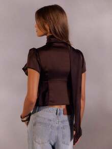 Blusa de satén ligera para mujer con cuello alto, detalle de bufanda, botones delanteros, mangas abullonadas, silueta ajustada, atuendos de verano para salir, blusas lindas, blusas elegantes, blusas de satén, blusa marrón - Café integral - Ver 2