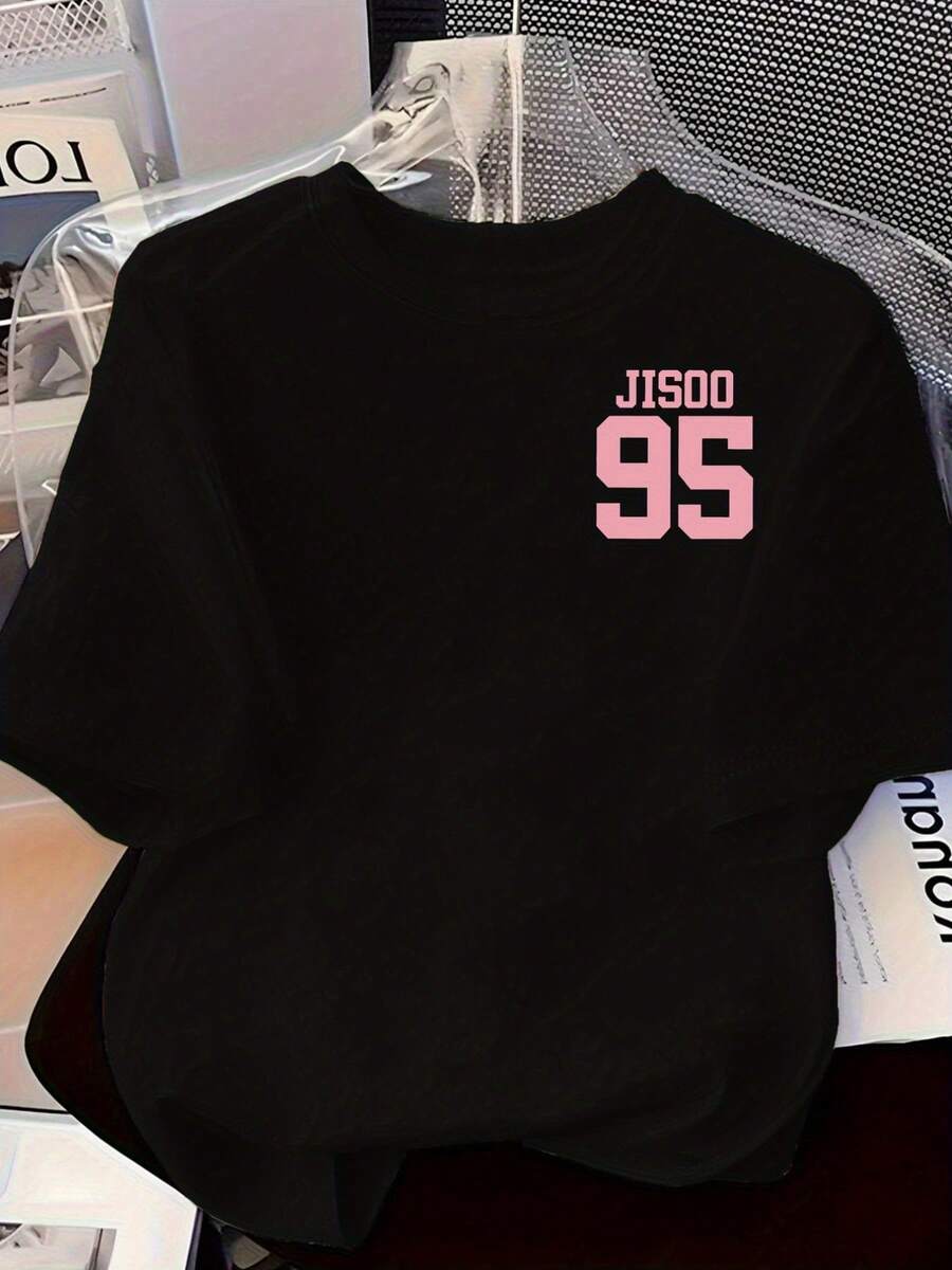 Camiseta Casual de Manga Corta para Mujer - Estampado Gráfico JISOO 95, Negra con Letras Rosadas, Cuello Redondo, Largo Regular, Ajuste Cómodo para Todas las Temporadas, Camisetas para Mujer, Camiseta para Dama, Camisa Dox, Ropa Liz Lisa, Camiseta Lisa Backpack, Camisa de Jisoo, Top para Mujer, Ropa Divertida y Estética, Top Estampado, Camiseta Cómoda, Camiseta para Uso Diario, Fashionofertas playera de hombretops sudaderas para mujer Y2k Camiseta Camisa De - Blanco - Ver 1