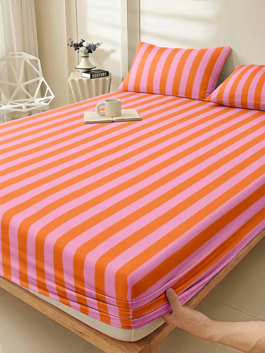 1 buah Sprei Kasur Minimalis Bergaris Pink, Termasuk 1 buah Penutup Kasur Hari Valentine, Cocok untuk Kasur King, Queen, Full, dan Double, Set Perlengkapan Tidur Lembut & Nyaman, Kantong Dalam Hingga 30cm, Bernapas & Tahan Kerut, Meningkatkan Kualitas Tidur, Dapat Dicuci dengan Mesin - Berwarna merah muda - View 1