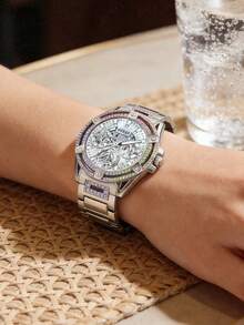 Đồng hồ nữ GUESS Quartz: Bộ máy hoạt động mượt mà, phù hợp cho công sở và sử dụng hàng ngày. Đồng hồ quartz với bộ máy hoạt động êm ái, không gây tiếng ồn GW0464L6 - Bạc - Xem 3