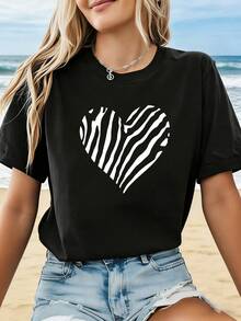 Women's Spring/Summer Zebra Print T-Shirt Featuring A  Heart Pattern, Contrasting Black And White Colors, And A Simple Design. A Personalized Outfit, Perfect For Everyday Wear And Expressing A Free-Spirited Attitude. This Short-Sleeved T-Shirt Is Ideal For Animal Lover Gatherings And Offers A Stylish Urban Look For Daily Wear. A Graphic Tee For Everyday Use. - 黑色 - 查看 1