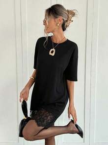 Vestido corto de verano de mujer con cuello redondo, mangas cortas de hombros caídos, parches de encaje y diseño holgado de un solo color - Negro - Ver 4