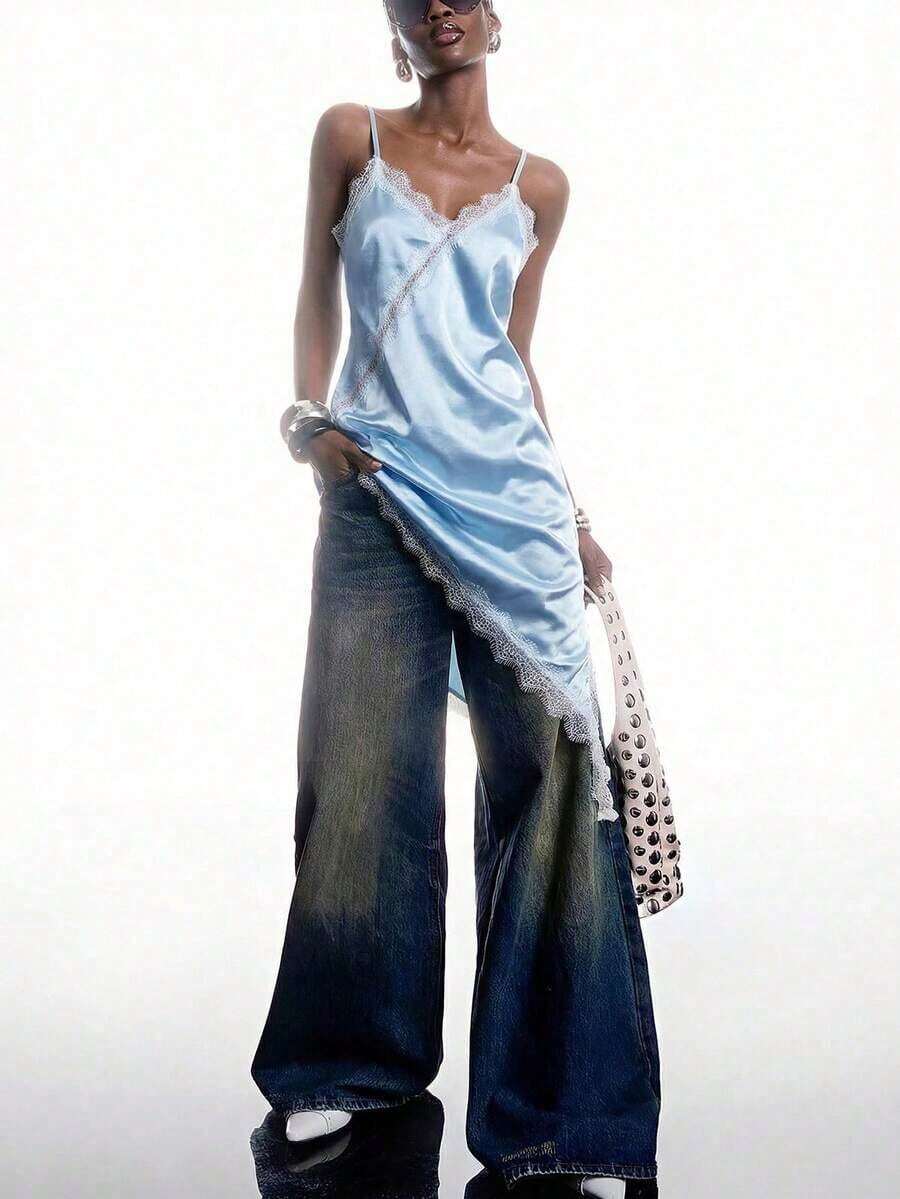 2026 Nuevo vestido minimalista de primavera/verano para mujer, vestido corto de tirantes finos con bajo asimétrico de encaje de contraste de unicolor, azul marino - Azul - Ver 1