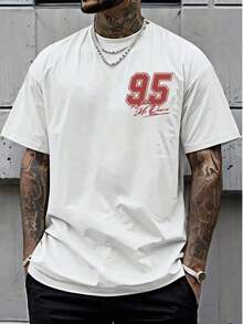 T-shirt homme de Disney avec une impression recto-verso de la voiture de course Lightning McQueen du film Cars. Le t-shirt décontracté à col ras-du-cou est très confortable à porter et convient parfaitement aux sports ainsi qu'à un usage quotidien. C'est une excellente idée de cadeau et une partie essentielle des célébrations de Pâques. - Blanc - Voir 3