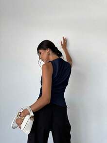 Blusa de satén con cuello plisado, sin mangas, elegante y minimalista para oficina, con dobladillo puntiagudo - Azul marino 2 - Ver 4