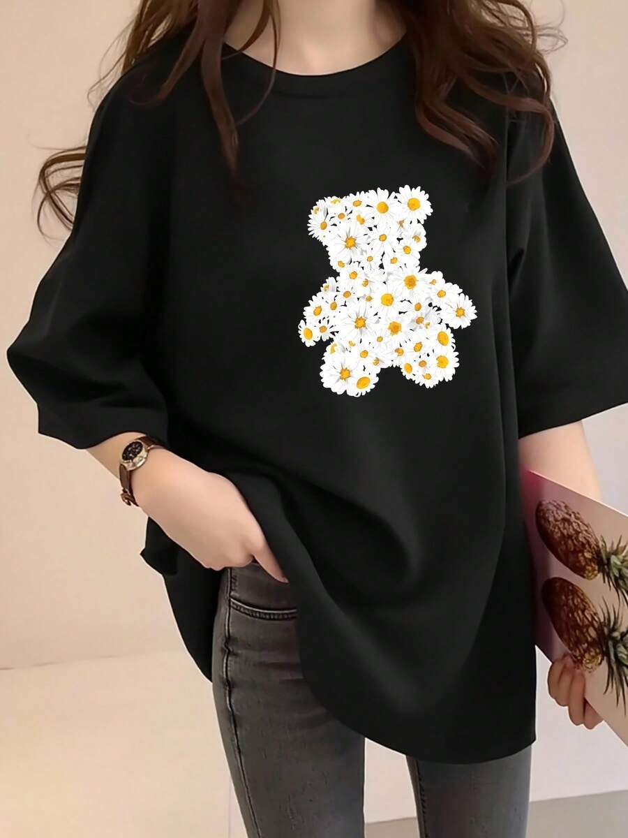 New Spring/Summer 2026 Women's Floral Bear And Daisy Print Casual Short Sleeve Off-Shoulder Top, Versatile Everyday Wear For Sweet Girls Or Students, Cool And Sweat-Free Summer Clothes, Elegant Party Outfit, T-Shirt For Elegant Ladies, Blouses Suitable For Curvy Women - 黑色 - 查看 1