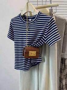 Frenchy Camiseta de mujer de manga corta, cuello redondo, ajustada y minimalista, adecuada para primavera/verano, con estampado de rayas rosa y marrón - Azul y blanco - Ver 10