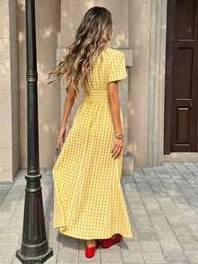 Vestido midi de corte evasé con cuello en V, mangas con volantes y cintura ceñida con estampado de cuadros para mujer - Caqui - Ver 8
