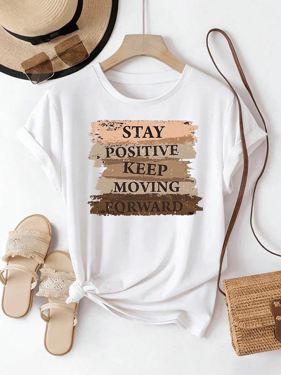 Camiseta de estilo europeo y americano con energía positiva para mujer, nuevo modelo de verano con la frase inspiradora "Stay Positive" impresa en bloques de color, de manga corta, cómoda y transpirable, adecuada para el uso diario casual, mostrando un estilo natural y elegante, imprescindible para fiestas de verano, entrega local.
