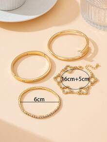 Bộ 4 vòng tay hình cỏ bốn lá rỗng sang trọng, thanh lịch, sáng bóng và tinh tế dành cho nữ. - Vàng - Xem 6